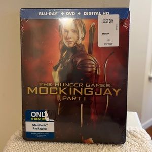 The Hunger Games: Mockingjay Part 1 Blue-Ray DVD 123 minutes PG-13